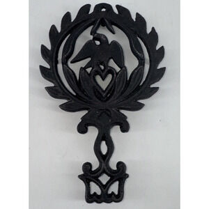 Trivet Cast Iron Vintage 1949 Wilton Metal Eagle Heart 8.5” T-13 Farmhouse